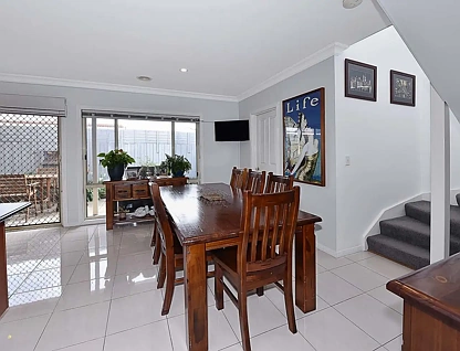 2/14 Sturdee Street, Reservoir, VIC 3073, 3 Kuwarto, 2 Banyo, Townhouse
