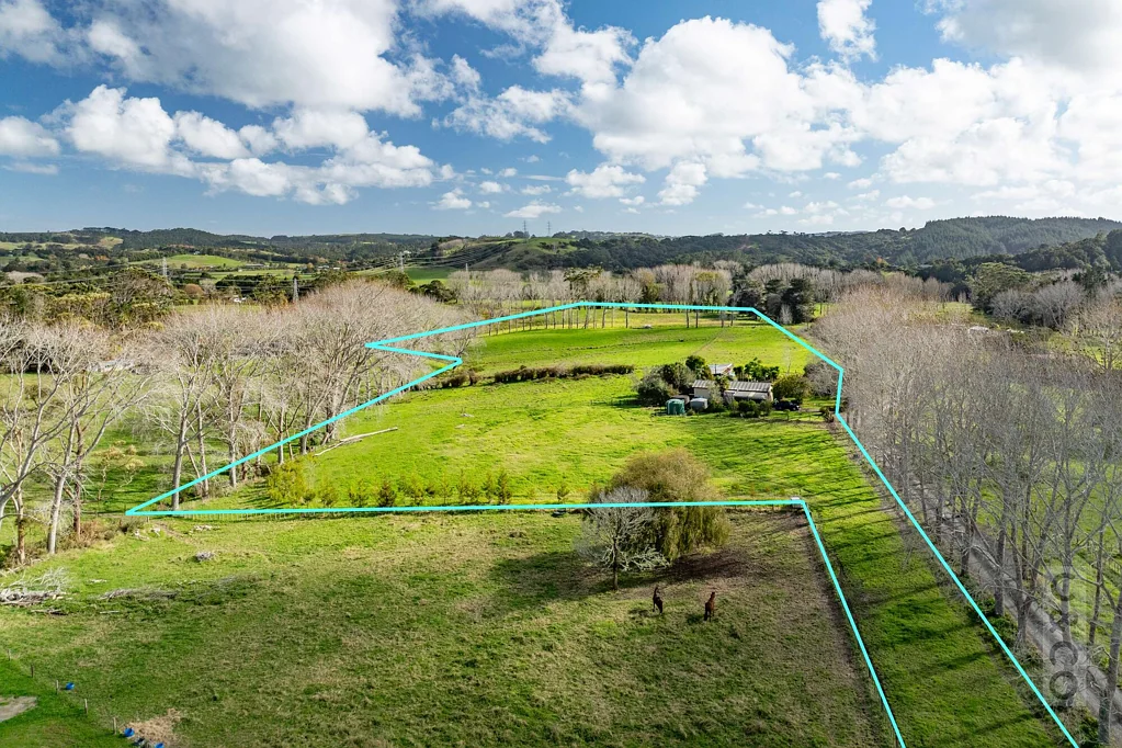 Waimauku 3બેડરૂમ Renovate, Landbank or Enjoy as Is