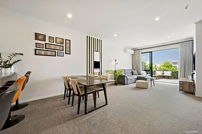 Modern North Facing Townhouse with Park Views