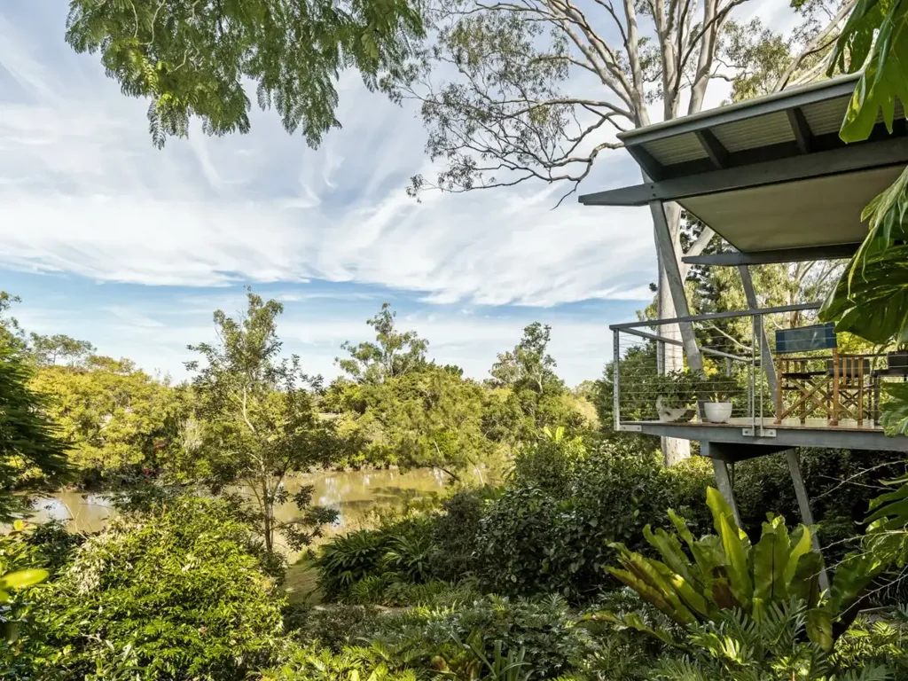 Graceville 5 Bedroom ELEVATED AND DESIGN FOCUSED