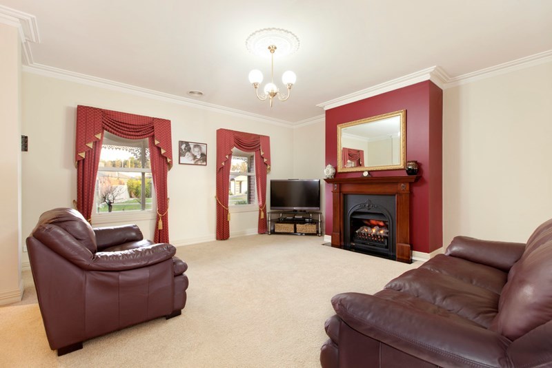 8 FALCON DR, INVERMAY PARK VIC 3350, 0部屋, 0バスルーム, House