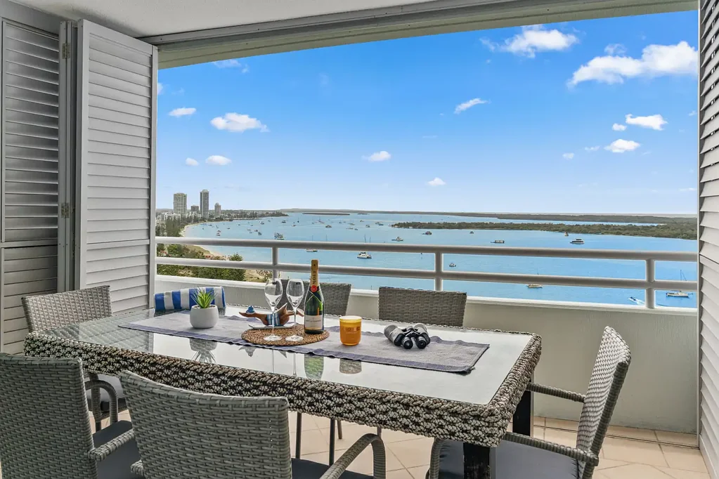 Labrador 2房  Lifestyle Opportunity by the Seaside! So much more!  Breathtaking Views Everywhere...