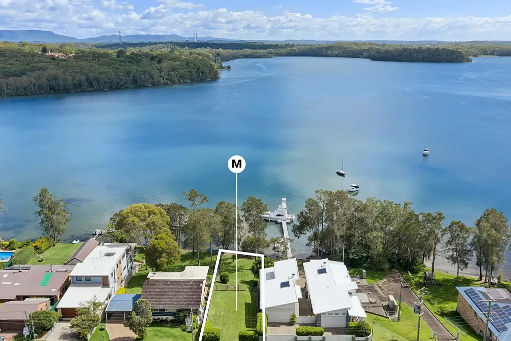 Wyee Point North facing absolute waterfront land
