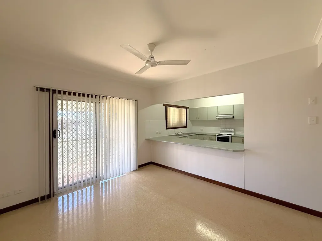 4x2 with study, dining & living rooms - enjoy spreading out!