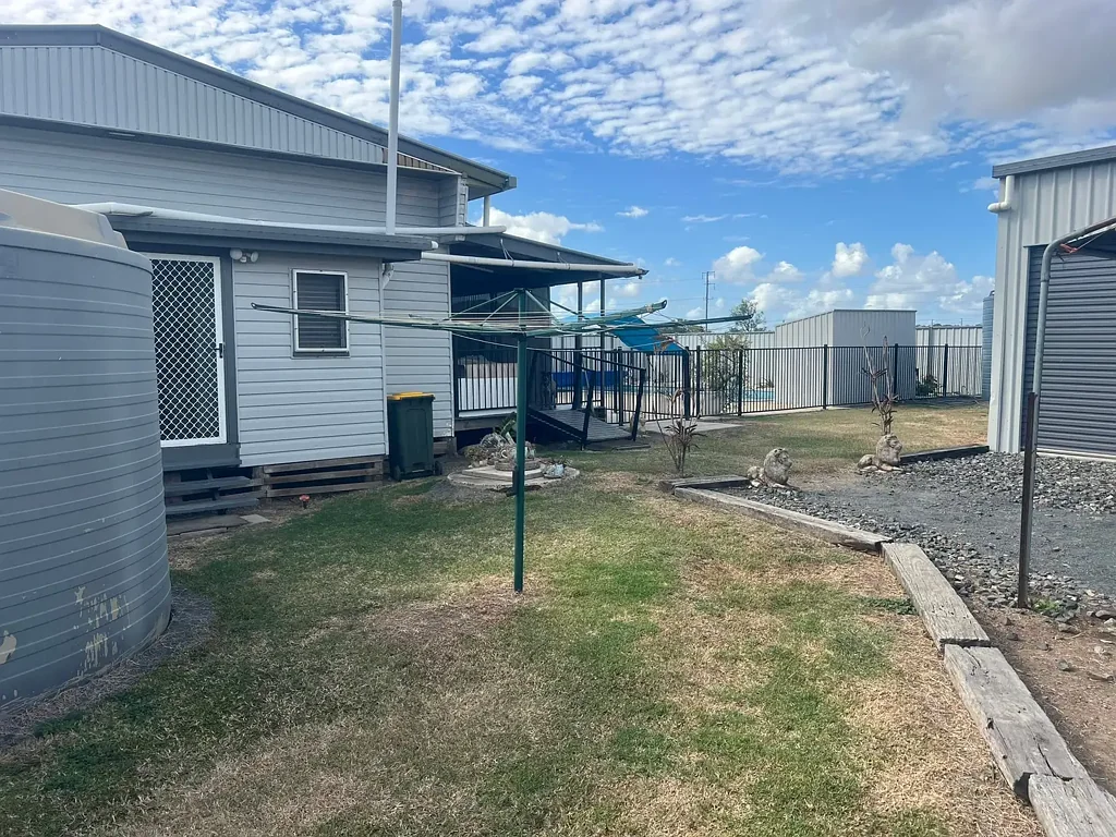 Marmor 4房  🌳🏡 TWO HOMES • POOL • SHED • SOLAR •  MARMOR 35mins from ROCKHAMPTON🌳🏡