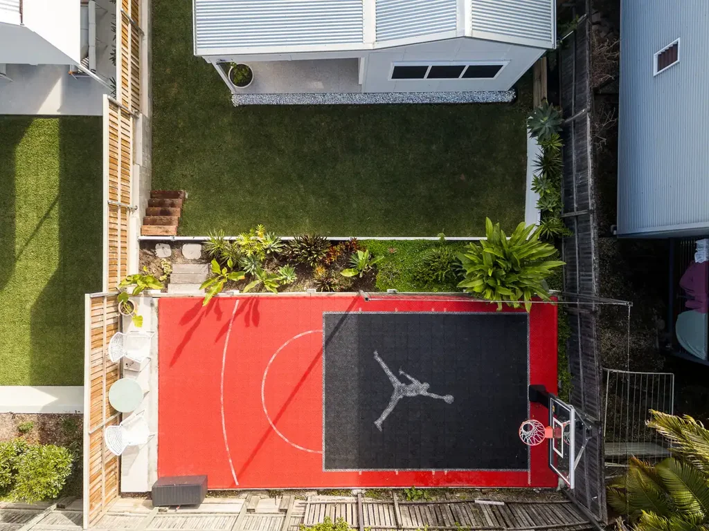 Red Hill 4 Slaapkamer Contemporary Family Living with a One-of-a-Kind Backyard