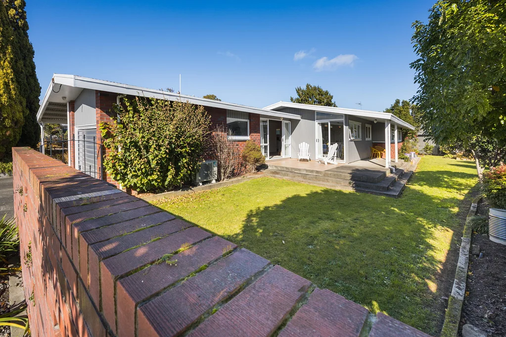 Feilding 4 Slaapkamer 1960 Architectural Delight!