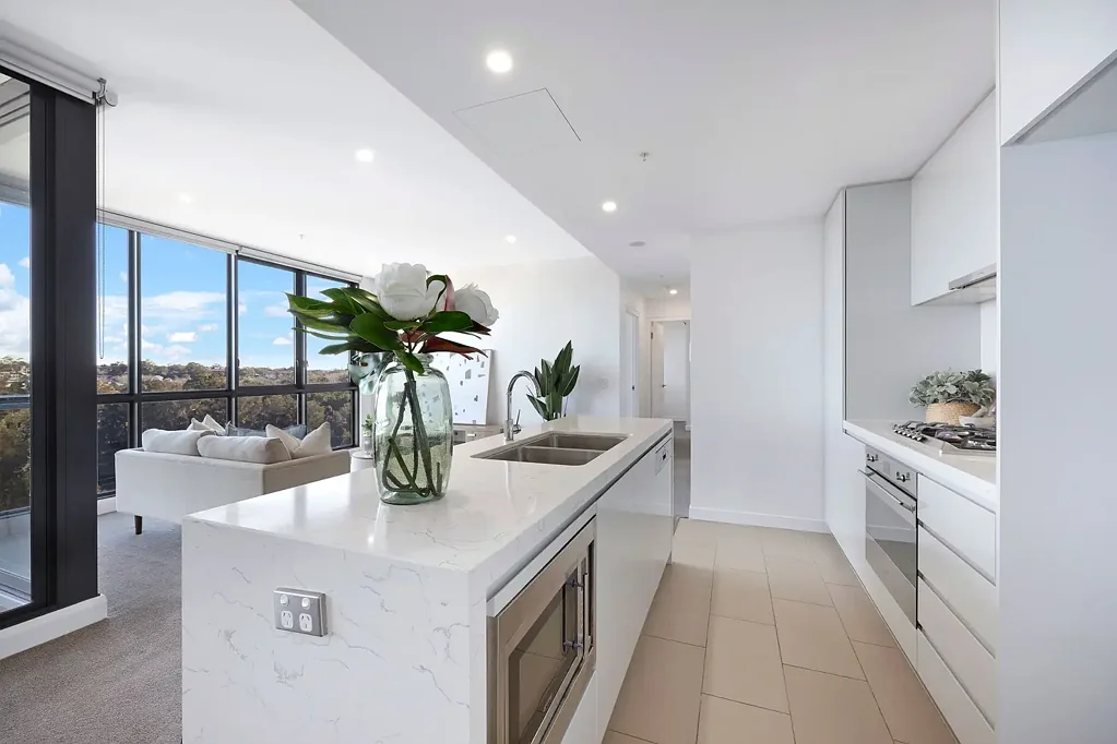 Wolli Creek 2房 6楼朝北视野 开放式现代布局 石材台面厨房 两卧带套间 便利交通 配套齐全 Stylish and Spacious 2 Bedroom Apartment in Wolli Creek