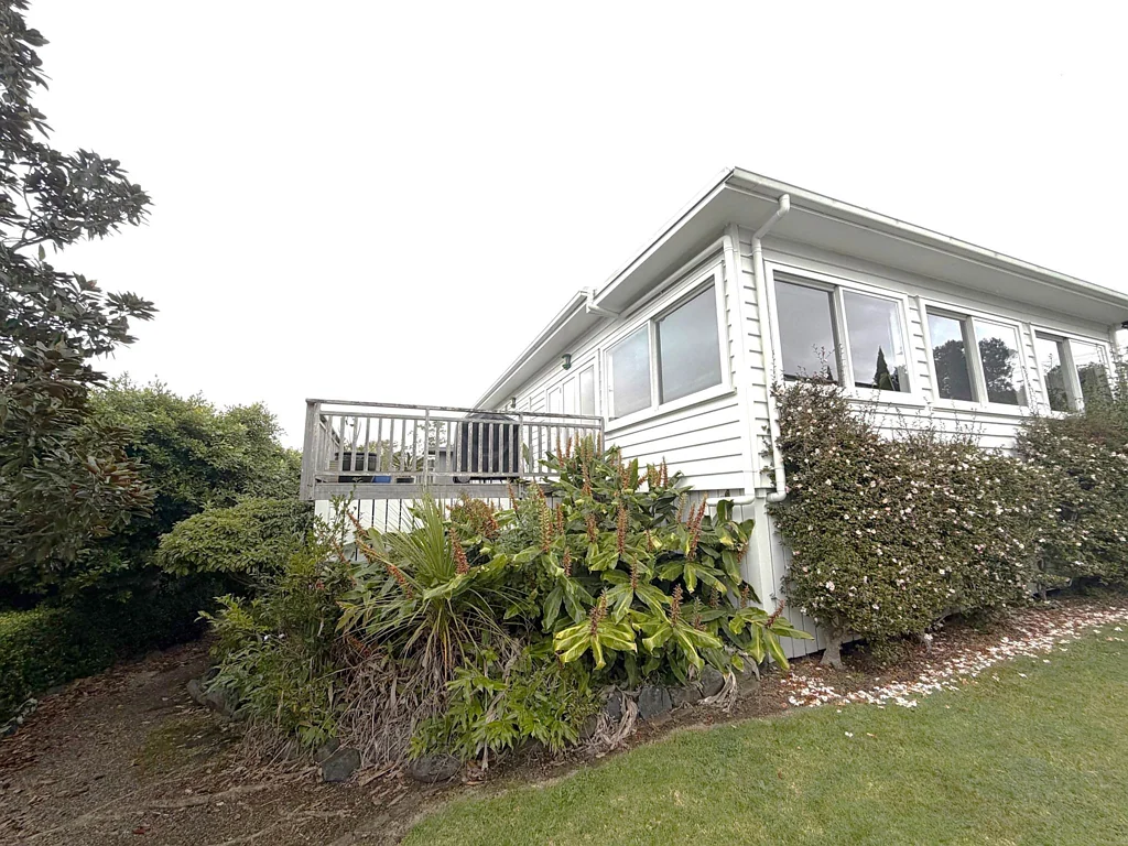 Spacious 4-Bedroom Family Home in Greenlane