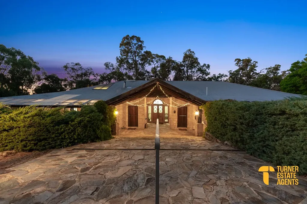 Stoneville 4ห้องนอน Timeless Hills Character on 2.1ha - A Rare Retreat
