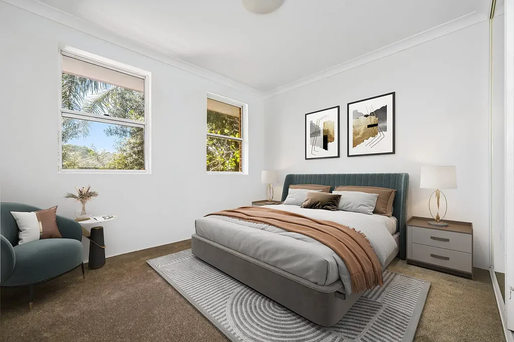 Tranquil Top Floor Apartment Flooded With Light in Unrivalled Location