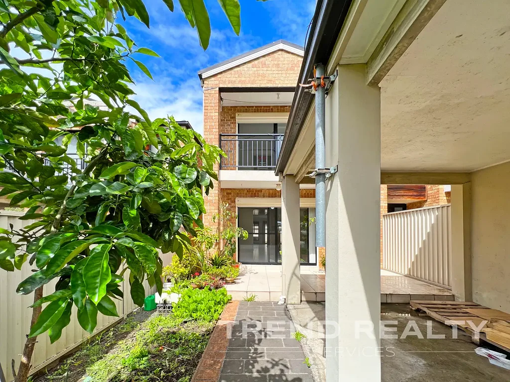 Three Bedrooms Townhouse with Ducted AC