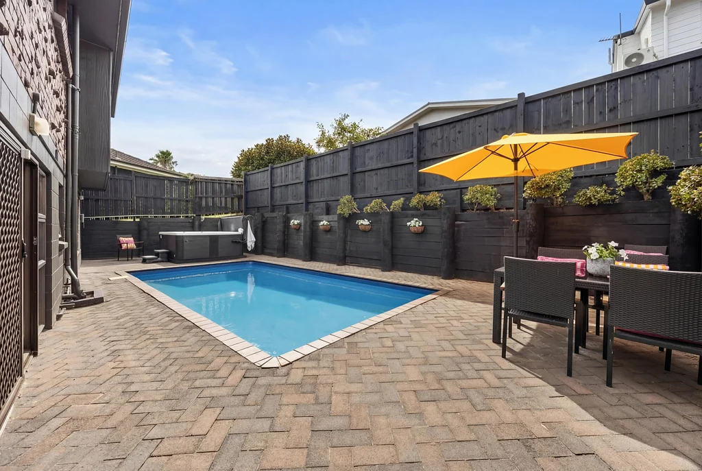 3 Pinewood Grove, Botany Downs, Manukau City, Auckland