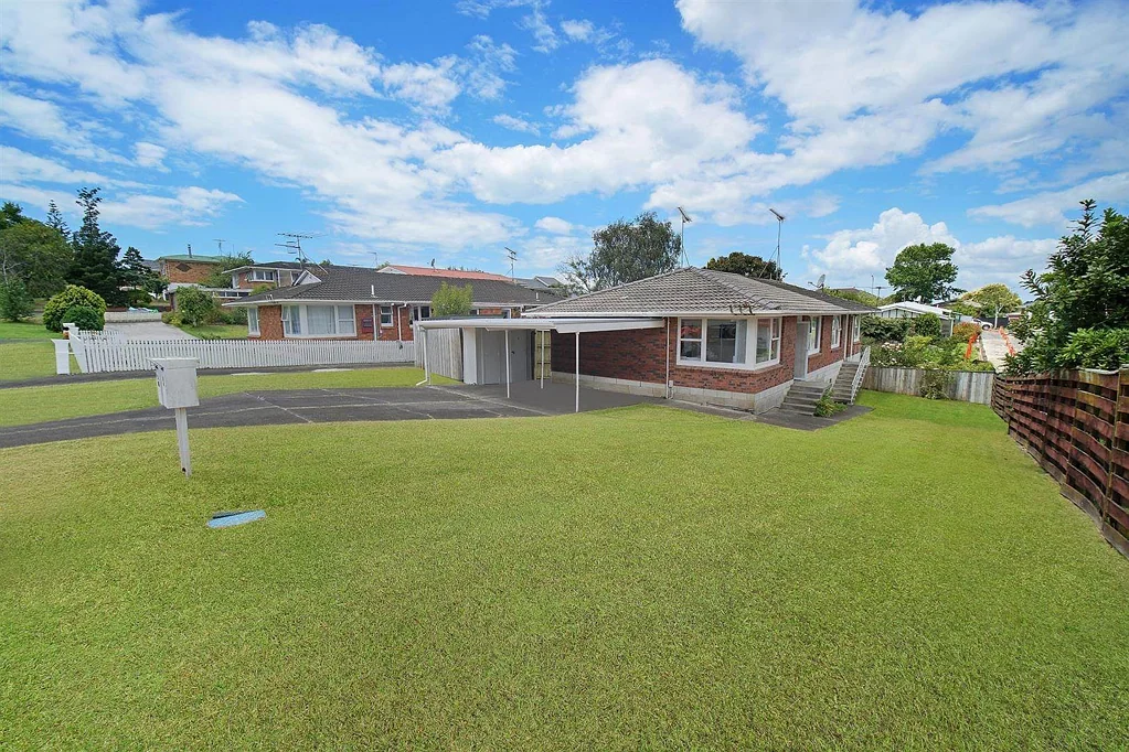 Pakuranga Heights 2Moenga What a Honey for the Money!