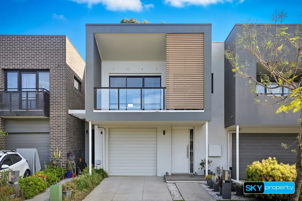 Blacktown 3房 The Fairwater Estate宁静居所 三卧奢阔主卧套 现代厨餐空间 开放式庭院景观 安全单车库 无分层费用 Torrens Title Home - Fairwaters Finest!