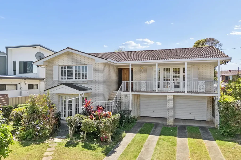 Macgregor 3Phòng ngủ A Rare Combination of North-Facing Backyard, Quiet Cul-de-Sac & Walk-to-Everything Convenience