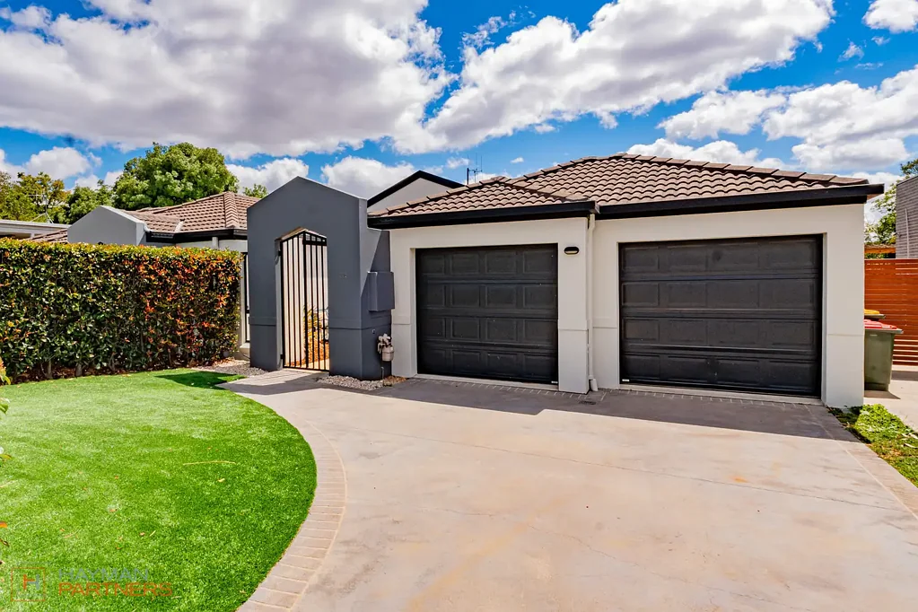 Narrabundah 3Zimmer Stylish, Low-Maintenance Living in a Sought-After Narrabundah
