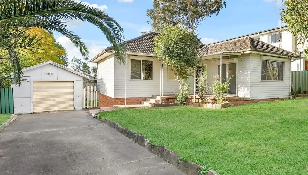 FAMILY HOME IN PENRITH CBD!