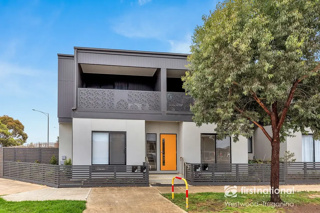 Lifestyle, Location, Low Maintenance Appeal!