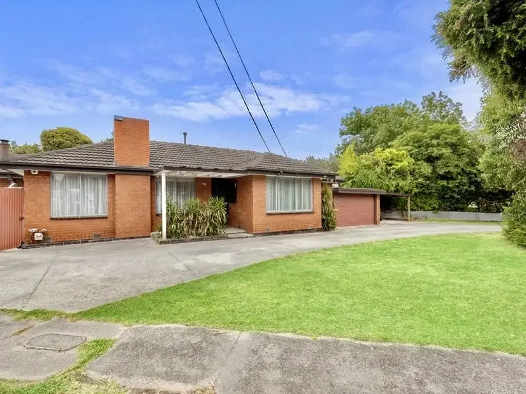 Charming 3-Bedroom Home with Spacious Yard