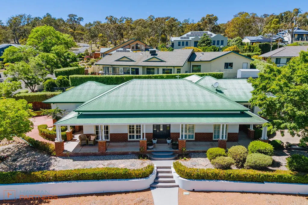 Jerrabomberra 5침실 Elevated Family Home with Style, Space and Versatility