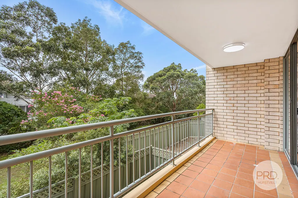 Hurstville 2Zimmer Impressive Northerly-Facing Apartment with Tranquil Views