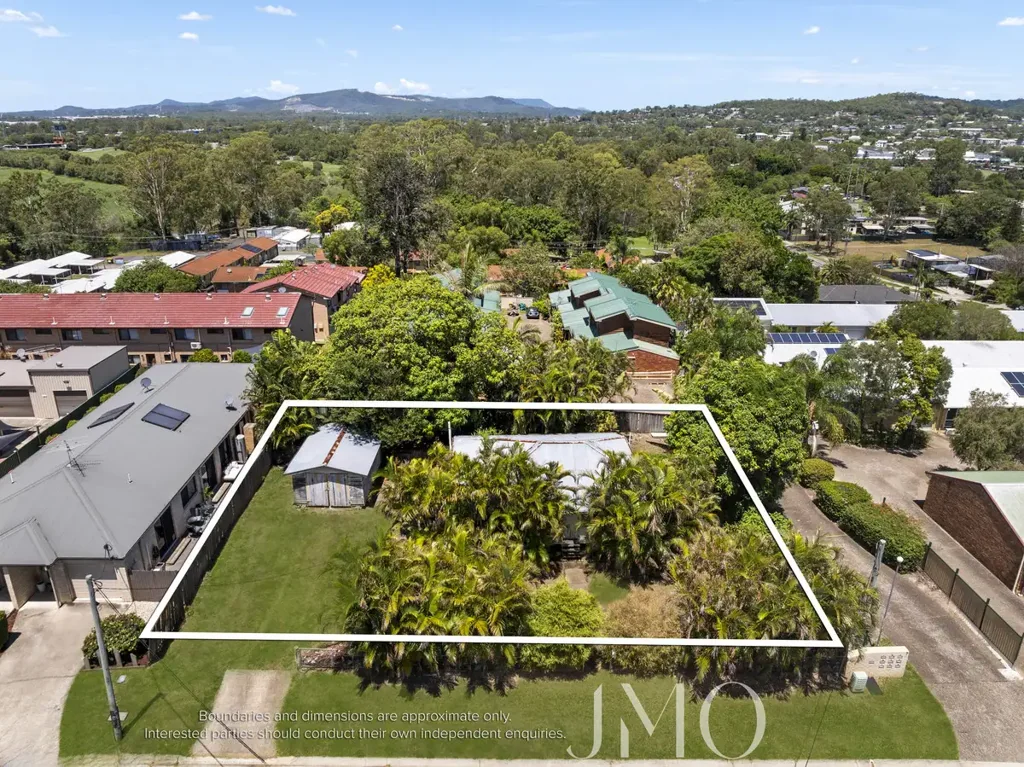 Eagleby 3房 750平米地块潜力  低中密度分区  联排别墅潜力  特色Queenslander  静街黄金位置  步行生活便利  M1快速通达 Prime Eagleby Development Opportunity – Character Queenslander on Low–Medium Density Townhouse Precinct (STCA)