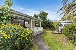 104B Casement Road, Whangamata