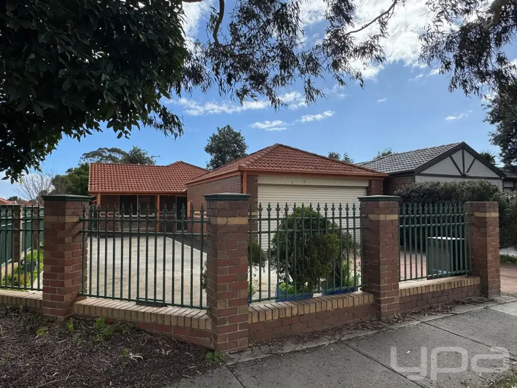 Spacious Family Home in a Convenient Carrum Downs Location