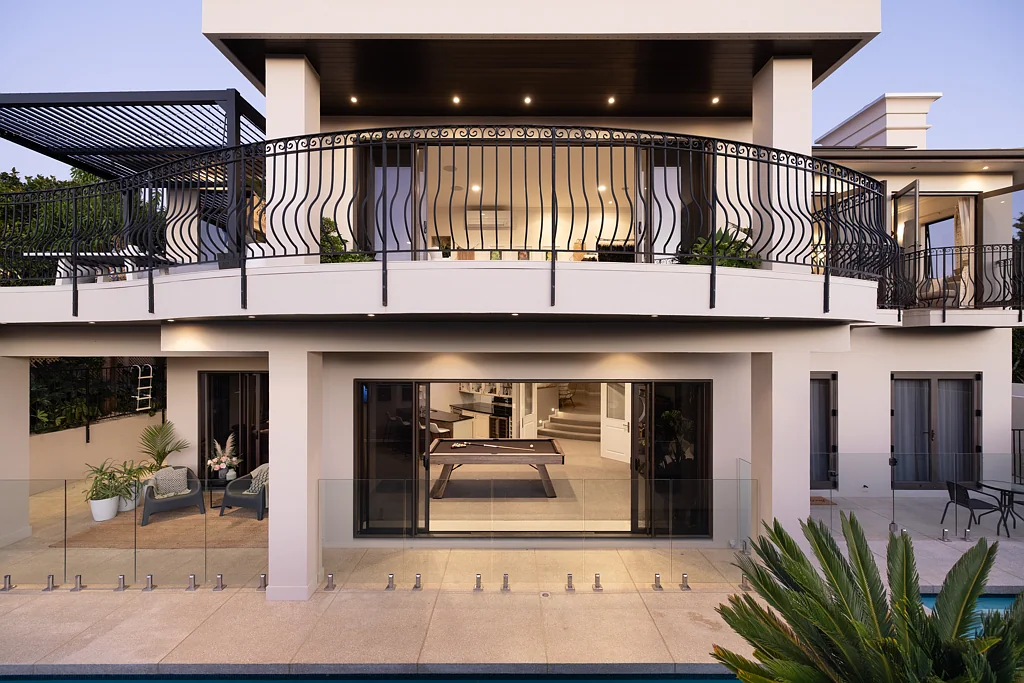 Matua 5 Slaapkamer 553sqm Celcrete Constructed Home!