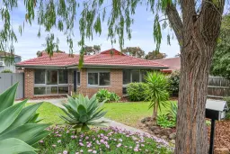 16 Statesman Crescent, Mill Park