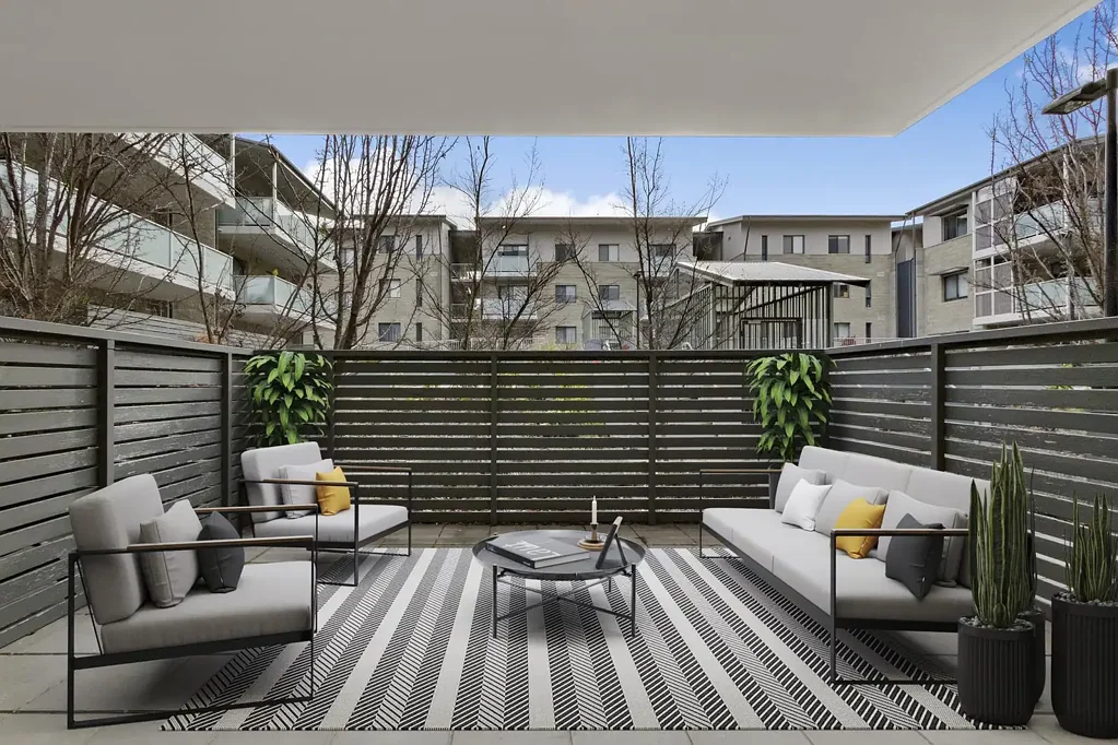 Bruce 1 Bedroom Sunny Courtyard Escape - Ground Floor Apartment.