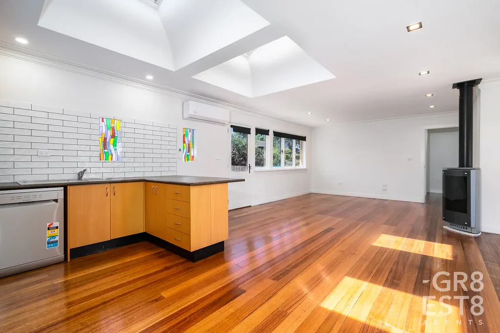 Stunning Renovated Family Home on 976m² – Now Available for Rent!