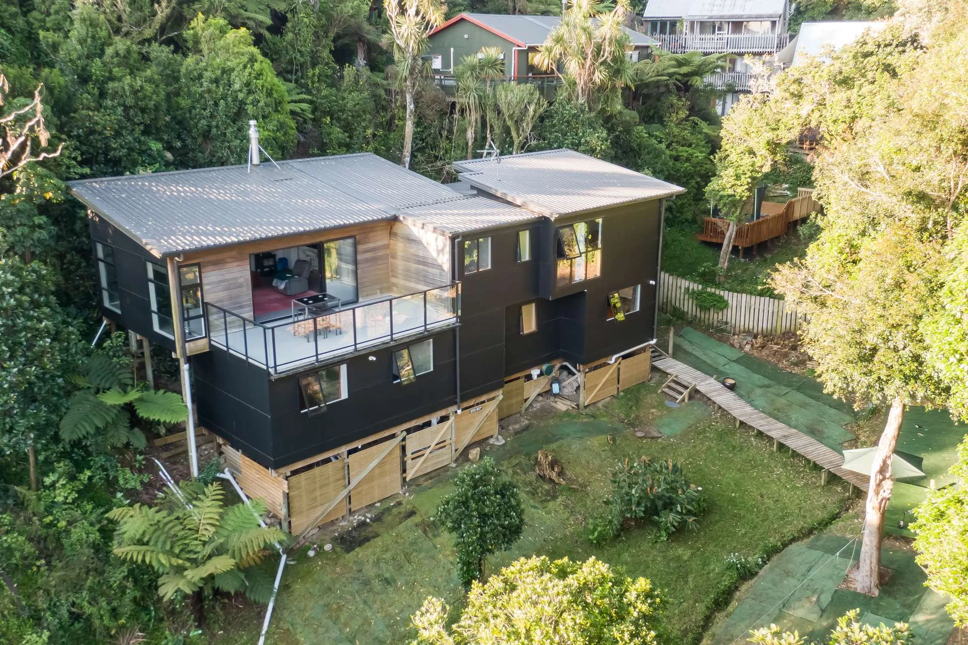 Eastbourne 4Kwarto Modern Point Howard Home – Harbour Views & Privacy