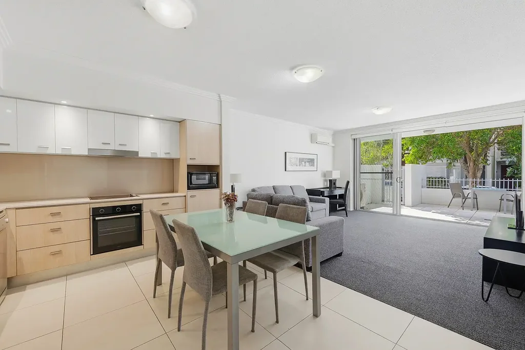 111/1-7 Moores Crescent, Varsity Lakes, QLD 4227