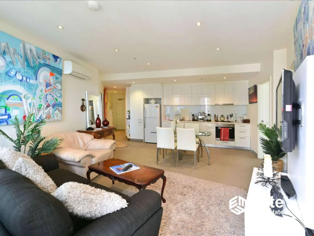 Southbank 2 Bedroom Enjoy Stunning Bay Views from the undercover balcony