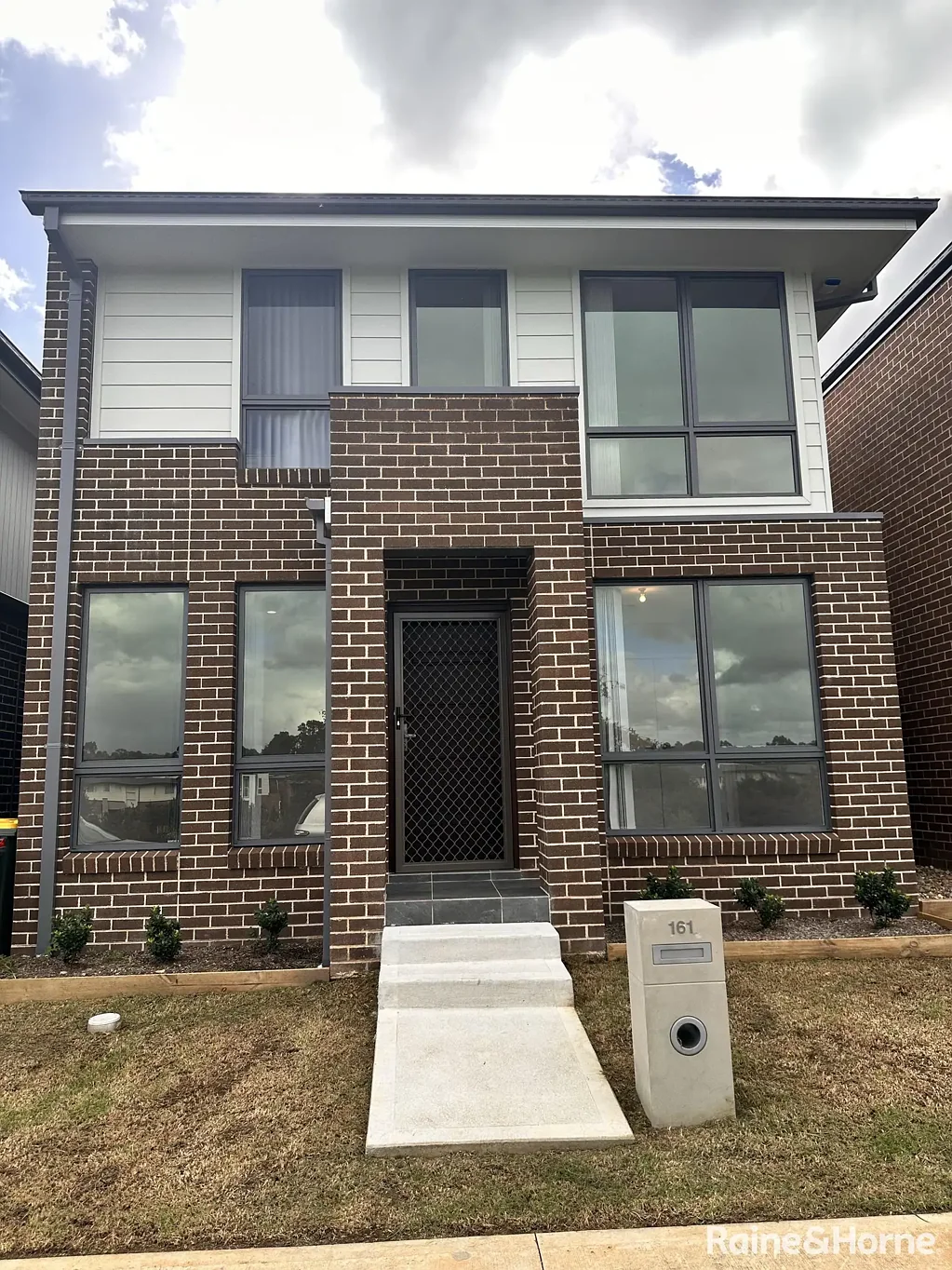 BEAUTIFUL HOME IN THE HEART OF BARDIA