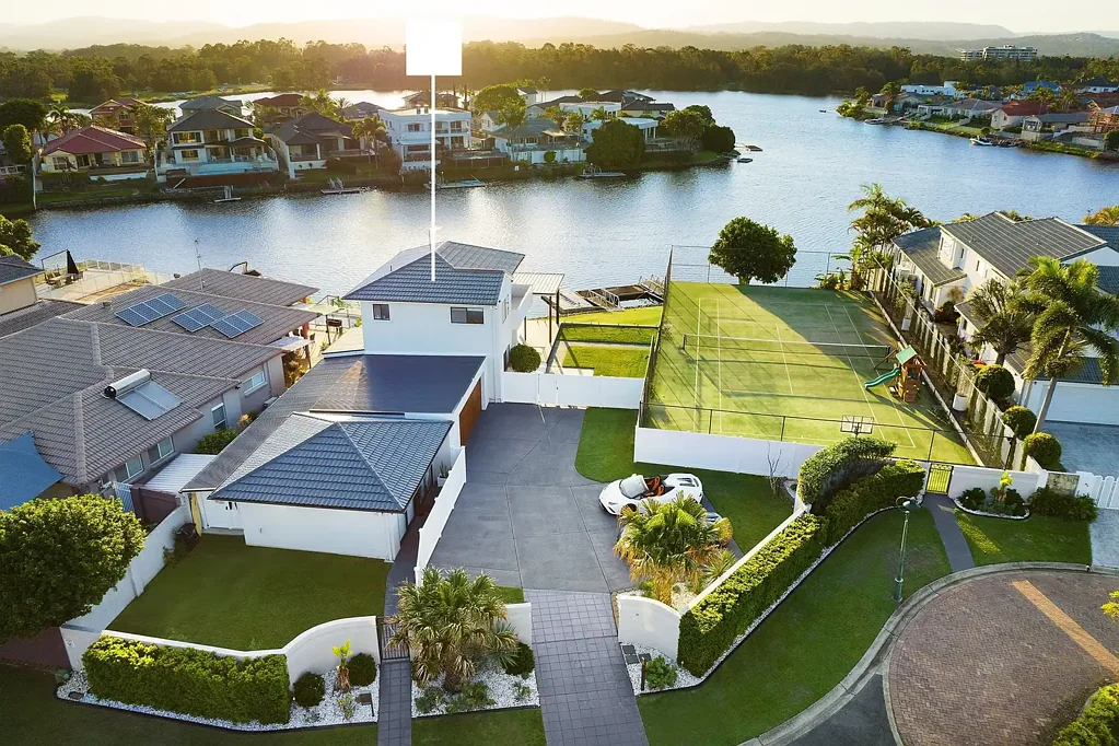 Clear Island Waters 5Habitaciones DOUBLE WATERFONT BLOCK WITH 43M OF WATER FRONTAGE WITH DA APPROVAL