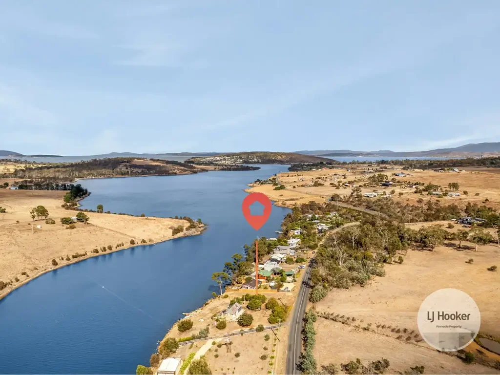 Carlton Carlton - Virtual Waterfront - Cleared, Near-Level 526 m2 + Previously Approved