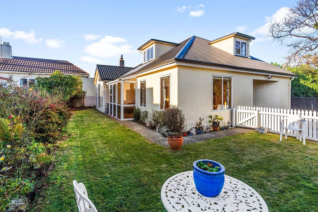 South Dunedin 2ਬੈੱਡਰੂਮ Private retreat with generous proportions