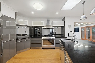 41 Sugarglider Lane, Mudgeeraba, QLD 4213, 7 Schlafzimmer, 2 Badezimmer, House