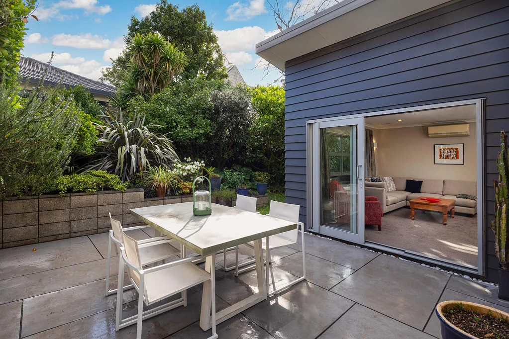 Mount Albert 4 Slaapkamer Flexible Family Living on Fifth