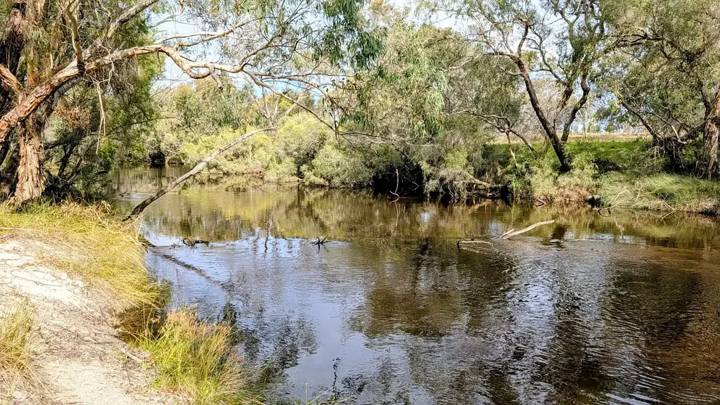 Karakin  UNDER OFFER- "Barazoo" 36acres on Moore River!