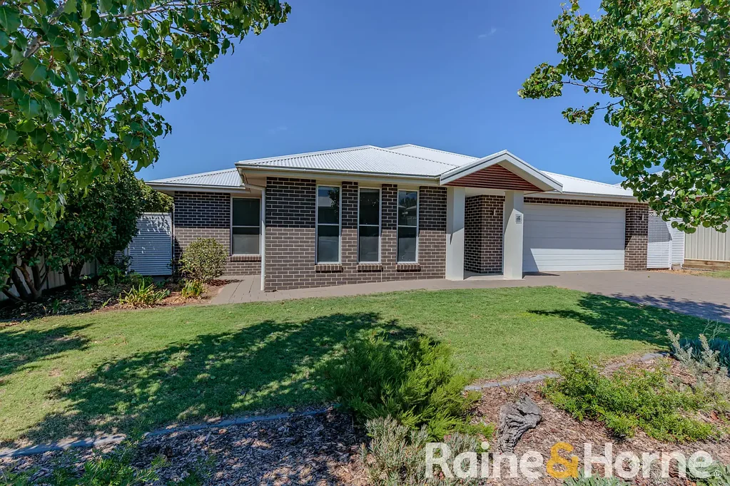 4 Ellenborough Avenue, Dubbo, NSW 2830