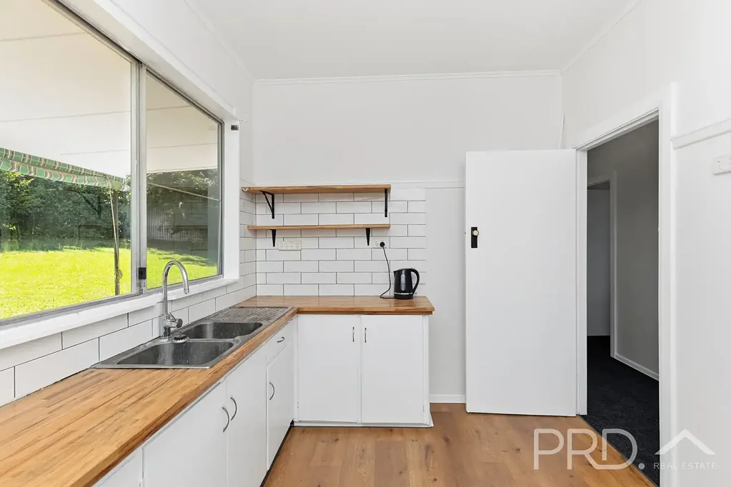 THREE BEDROOM RENOVATED HOME WITH VIEWS OVER THE ROLLING HILLS OF BATLOW
