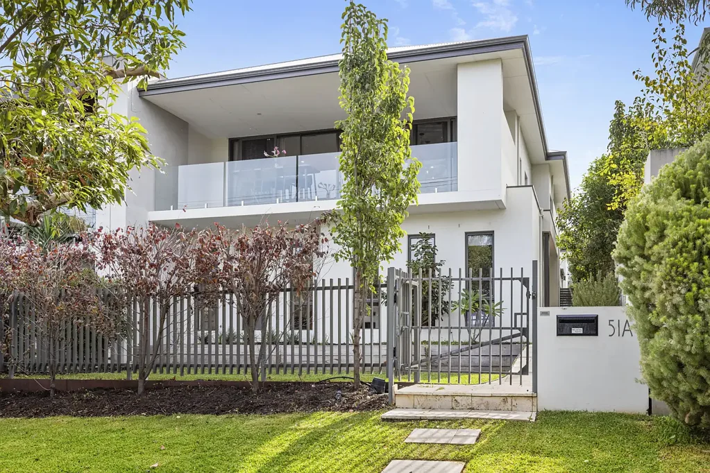 Mosman Park 4 Bedroom Stylish, Spacious and Low Maintenance
