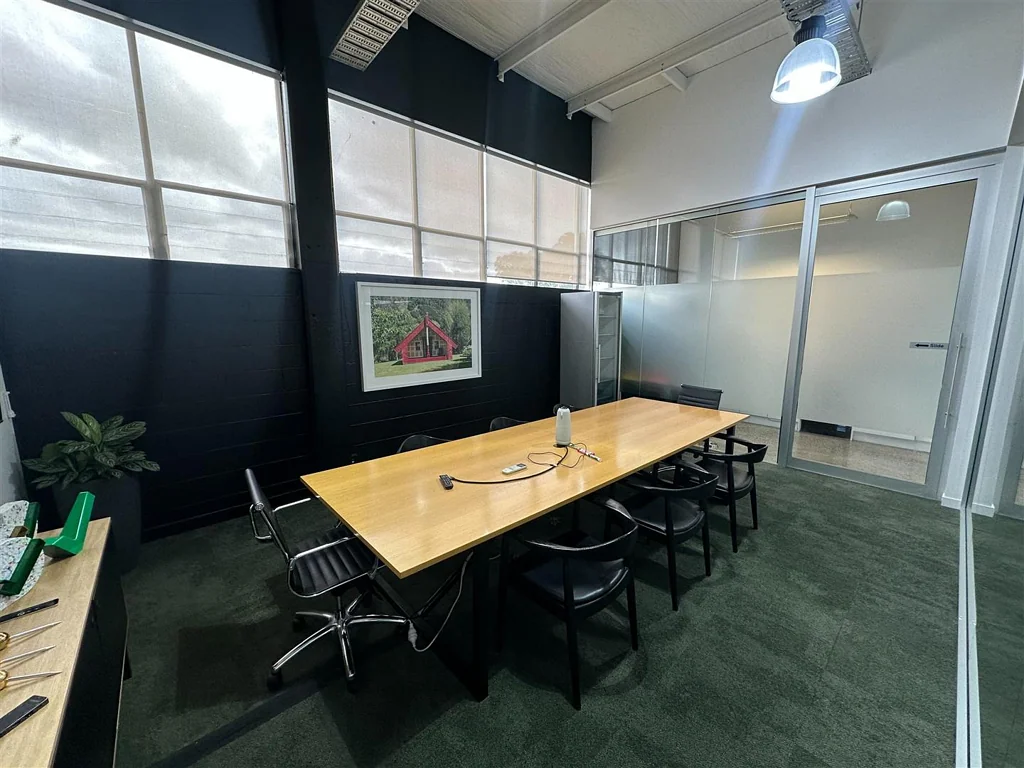 Kingsland Fitted Kingsland Office