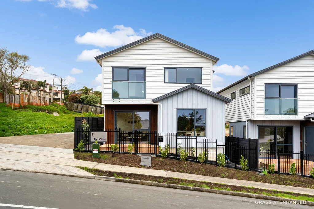 Browns Bay 4침실 4 bedroom standalone home steps away from beach