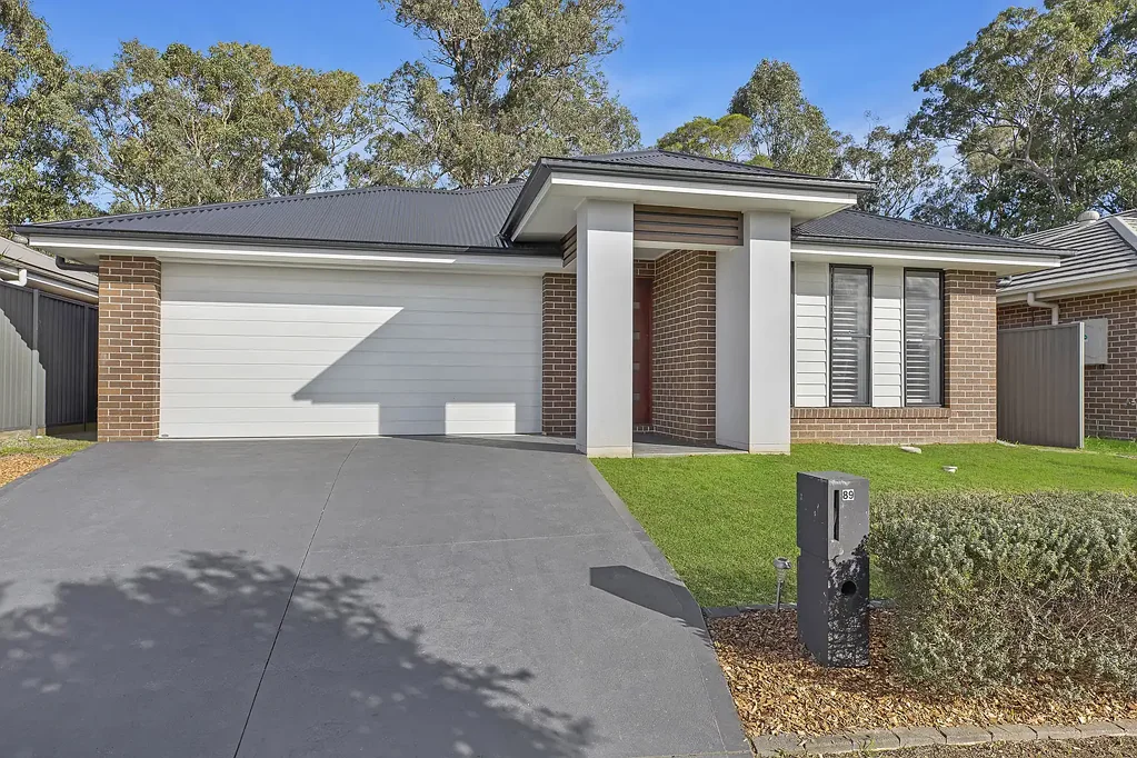 MODERN FAMILY HOME IN THE HEART OF HAMLYN TERRACE