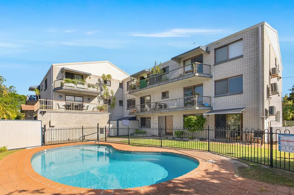 4/14 Brett Avenue, Labrador, QLD 4215